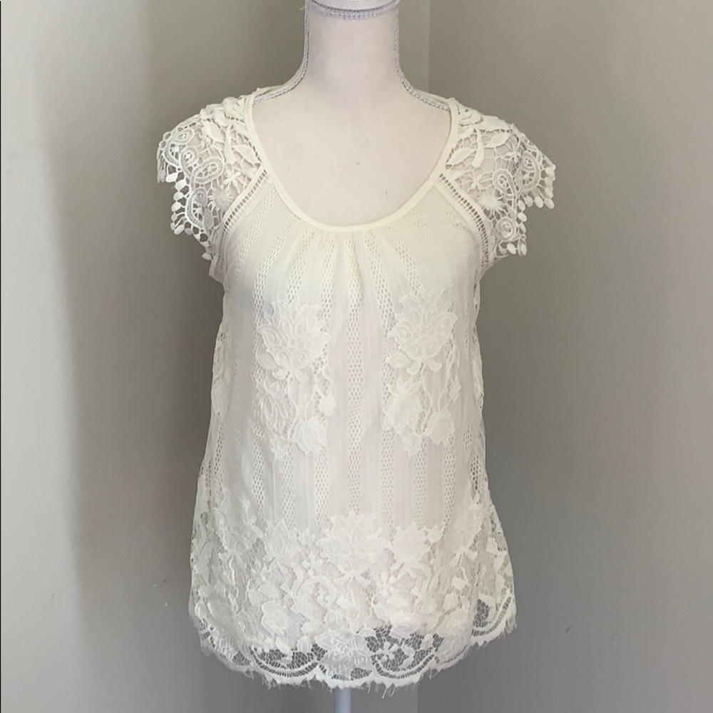 women’s lace top